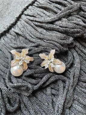 Source Unknown Sterling Silver Filled Floral Pearl & Crystal Stud Earrings